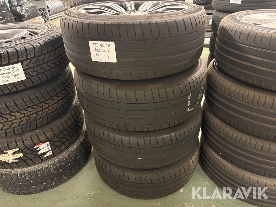 Däck med fälg Michelin Primacy Sport 4 235/45R18 4st
