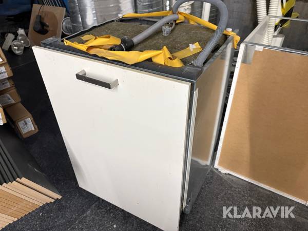 Pentry med diskbänk, kyl och diskmaskin Ikea diskmaskin och bänk. Bosch kylskåp/frys