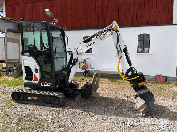 Grävmaskin Bobcat E20Z med redskap