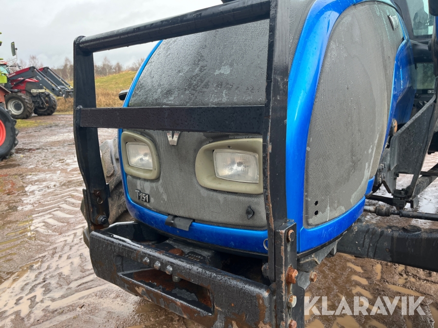 Traktor med lastare Valtra T151 Twintrac, Boxholm, Klaravik