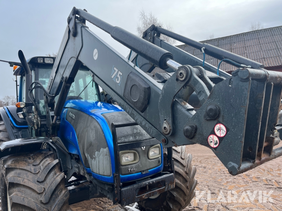 Traktor med lastare Valtra T151 Twintrac, Boxholm, Klaravik