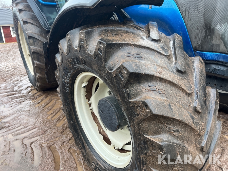 Traktor med lastare Valtra T151 Twintrac, Boxholm, Klaravik