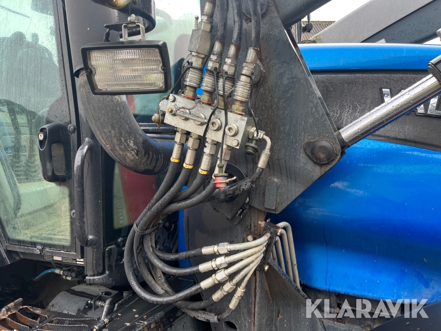 Traktor med lastare Valtra T151 Twintrac, Boxholm, Klaravik