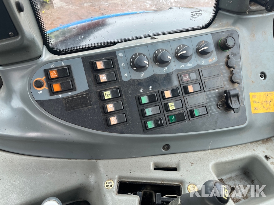 Traktor med lastare Valtra T151 Twintrac, Boxholm, Klaravik
