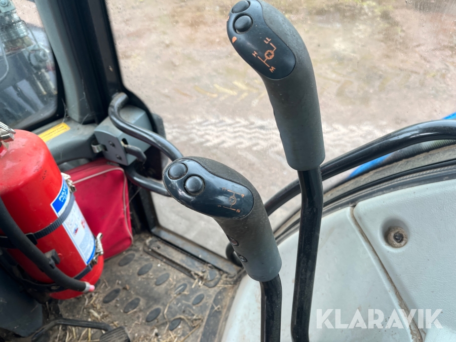 Traktor med lastare Valtra T151 Twintrac, Boxholm, Klaravik