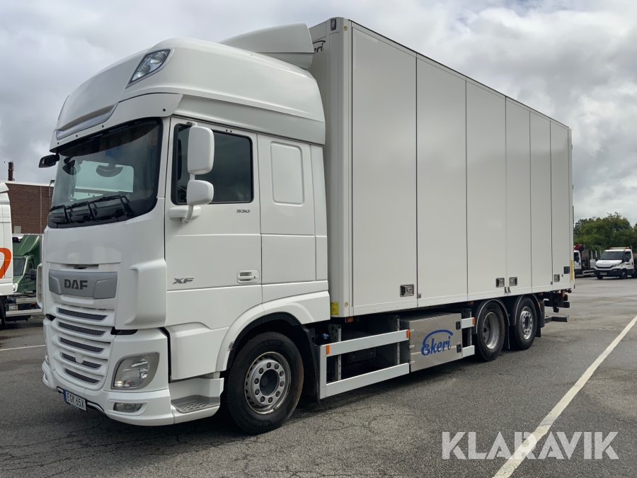 Lastbil DAF XF 530 skåp med bakgavellift