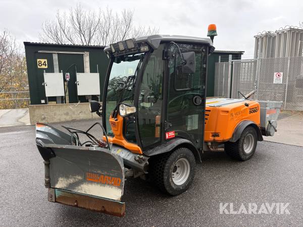 Redskapsbärare Belos Trans Pro 5080 med vikplog & sandspridare