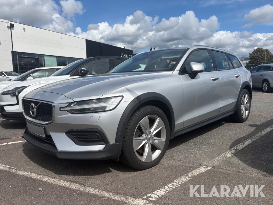 Volvo V60 Cross Country B4