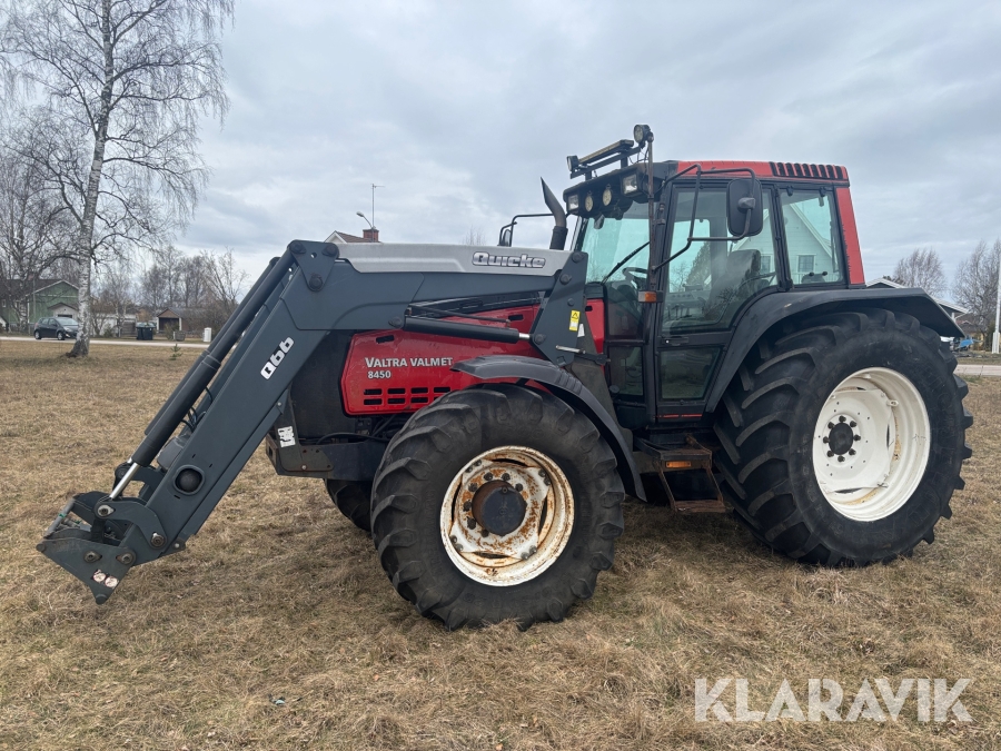 Traktor Valtra Valmet 8450 med lastare