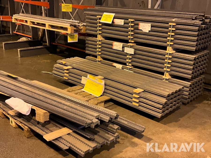 Parti med Stålprofiler VAP 25/110 och 15/110 1430st