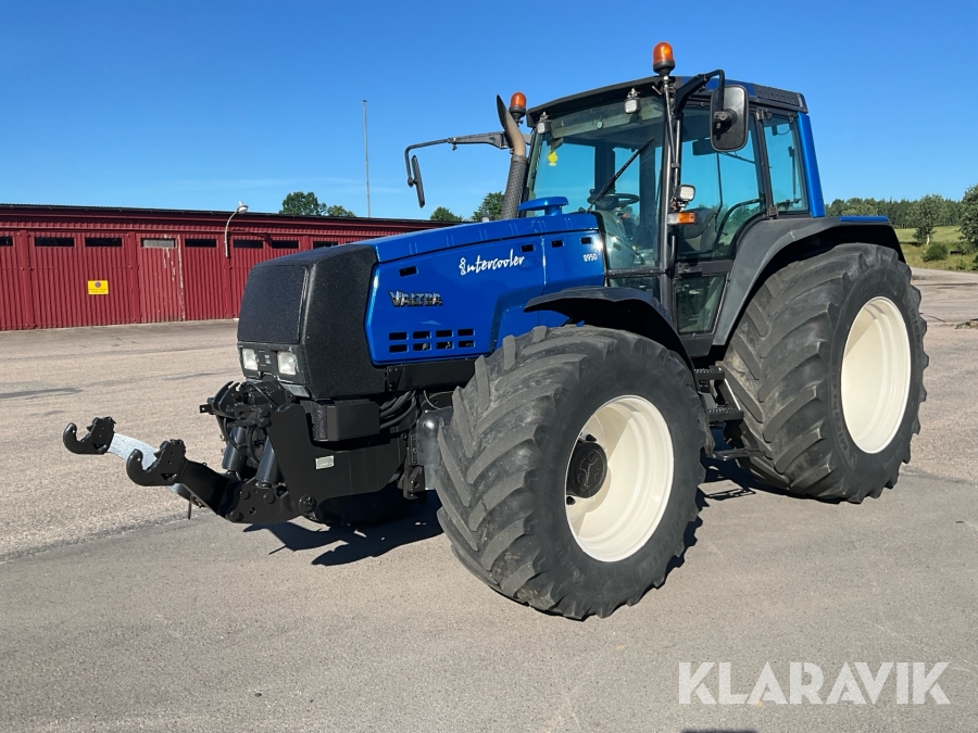 Traktor Valtra 8950-4