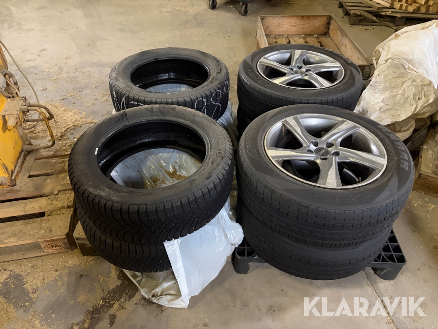 Däck och fälgar Pirelli ICE zero studless