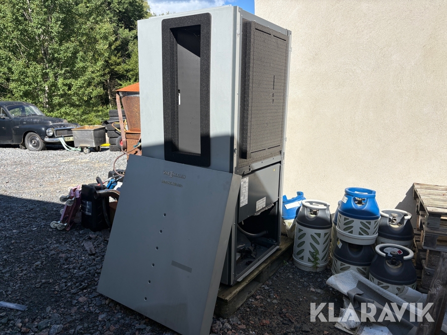 Värmepump Viessmann Vitocal 300A och varmvattenberedare