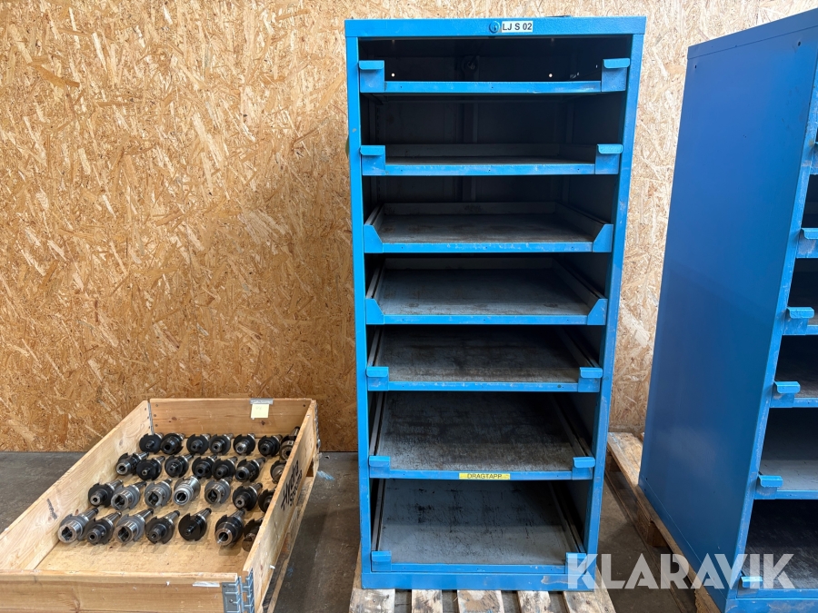 Hylla med utdragsenheter Lista