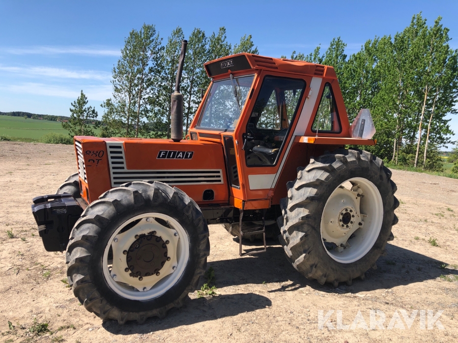 Traktor Fiat 880 DT 