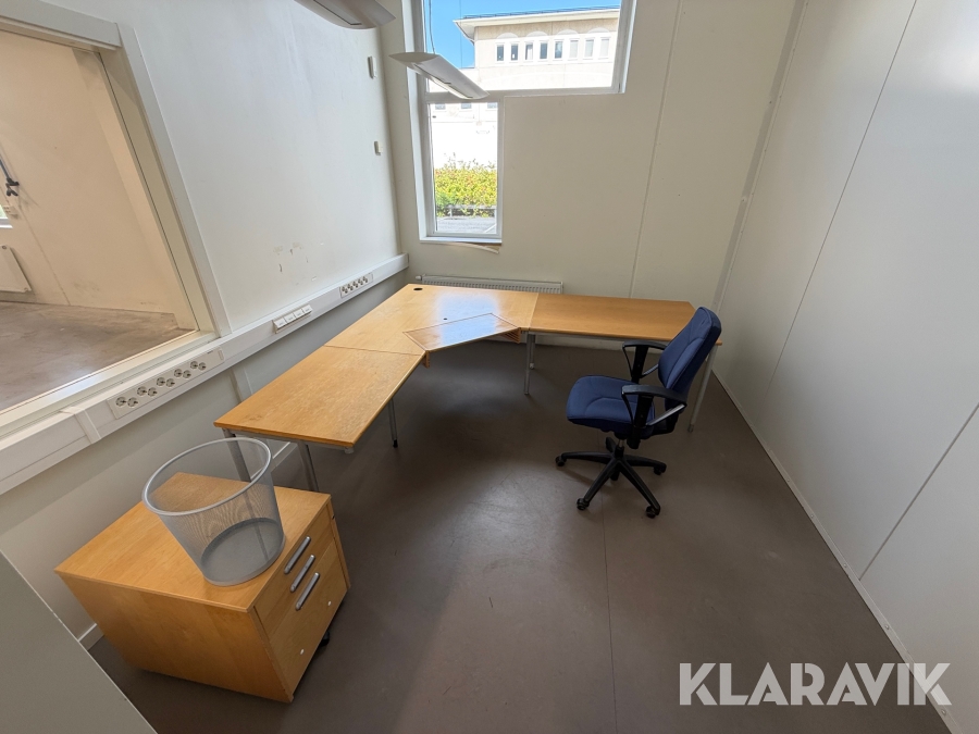 Parti kontorsmöbler