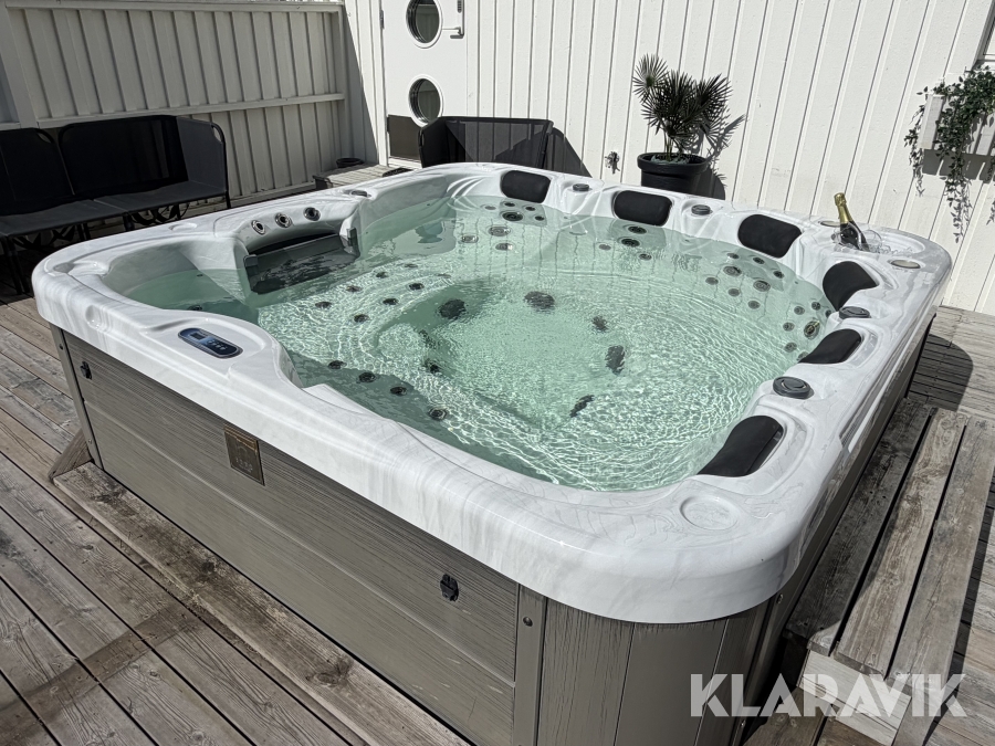 Spabad Bodö SPA & BAD Balboa med nytt lock 