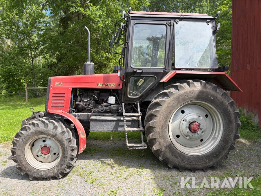 Traktor Belarus 592