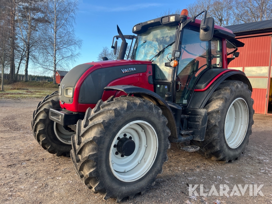 Traktor Valtra N-series N111E