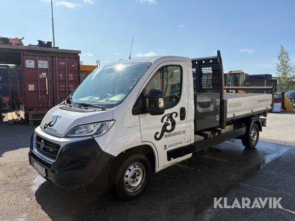 Flakbil Fiat Ducato 2.3 130 med trevägstipp