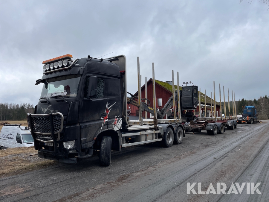 Timmerbil Mercedes-Benz Arocs 963-7-E med kran och släp