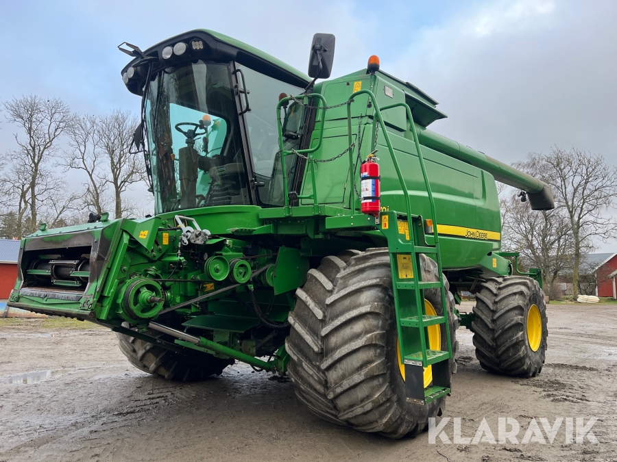 Skördetröska John Deere T670i 30 fot