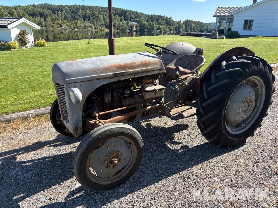 Veterantraktor Massey Ferguson TE-20
