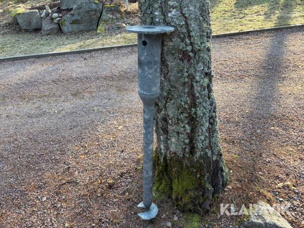Markskruv för flaggstång Ortkivi