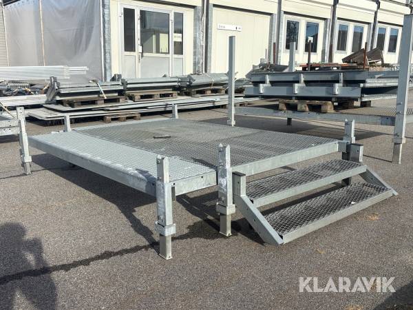 Plattform med trappa Trident 2x2.8m galvad