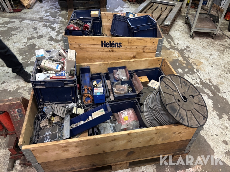 Diverse el tillbehör 2st pallar