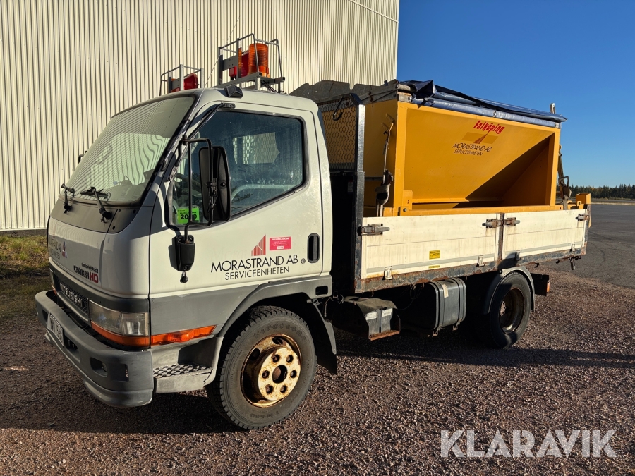Lättlastbil Mitsubishi Canter HD med sandspridare