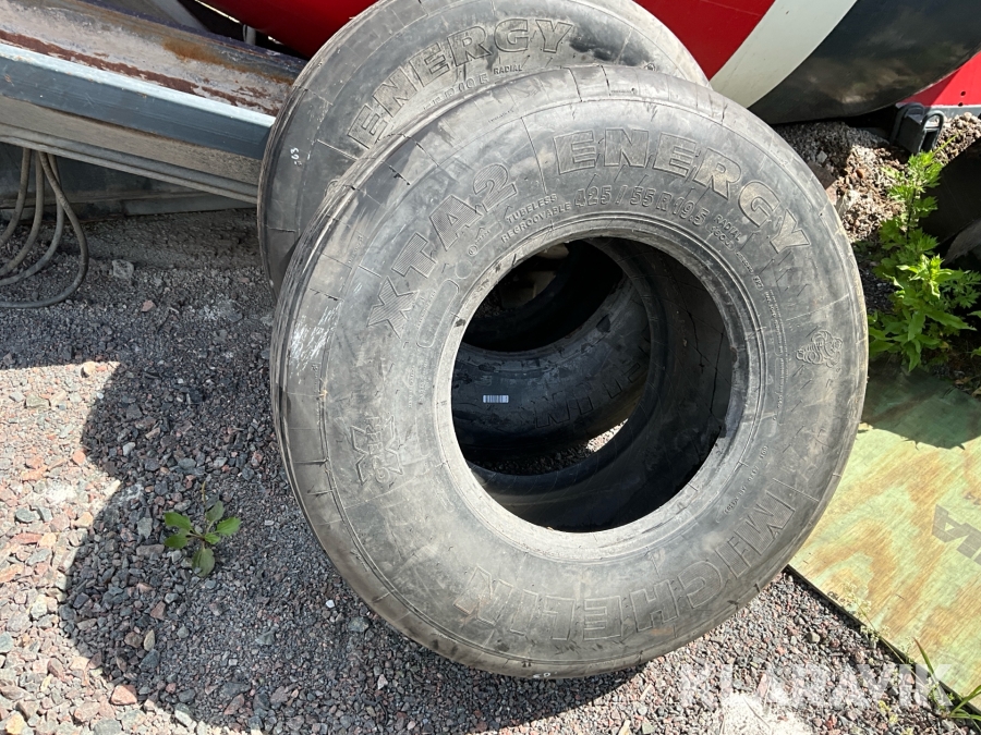 Lastbilsdäck Michelin 425/55R19,5 2st