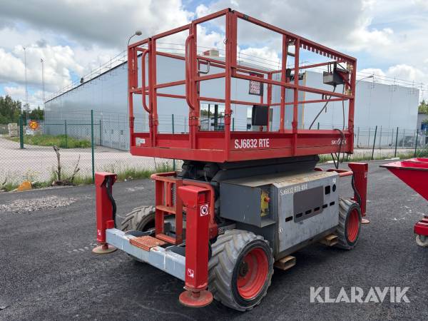 Saxlift Skyjack SJ6832RTE 4 x 4 Nybesiktigad