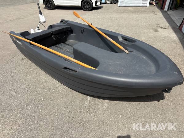 Motorbåt Pioner 22 Maxi  Dark Line
