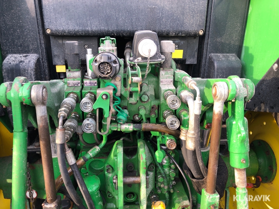 Traktor JOHN DEERE 6330E