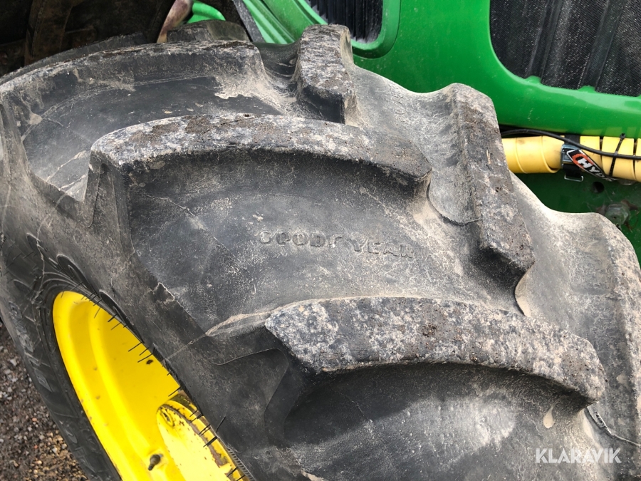 Traktor JOHN DEERE 6330E