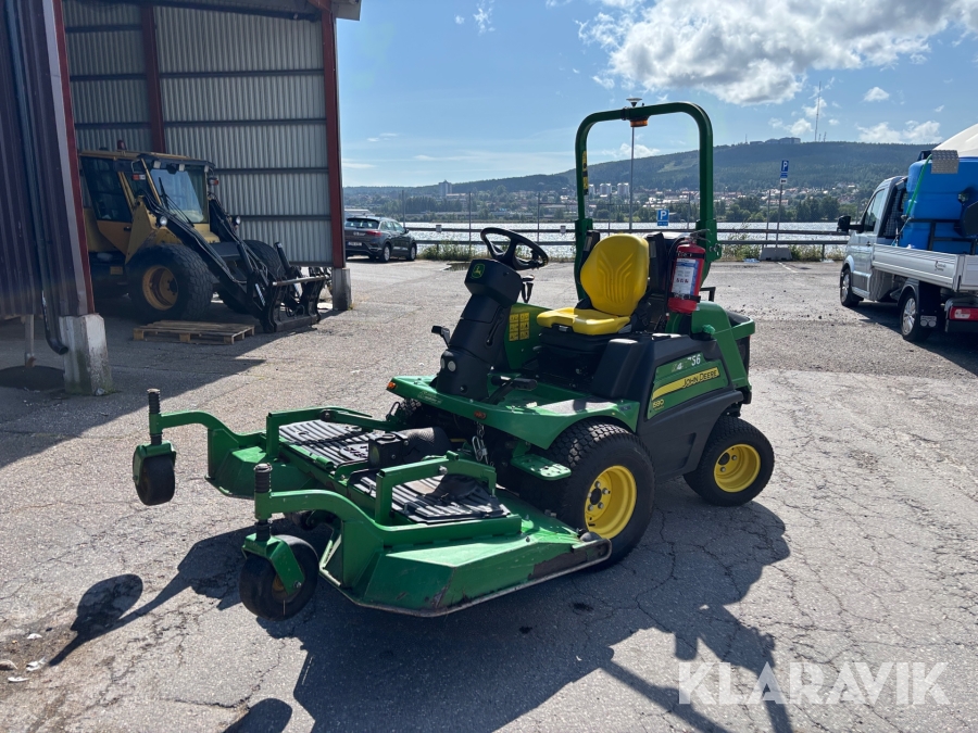 Gräsklippare John Deere 1580 terrain cut 4WD