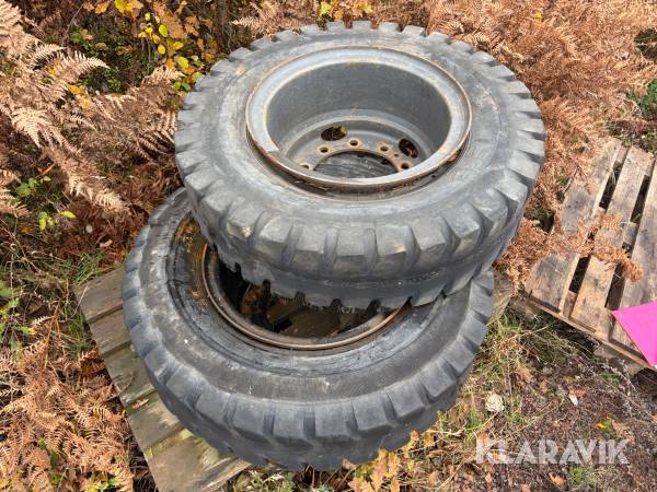 Entreprenaddäck på fälg BKT 10.00-20 2 st