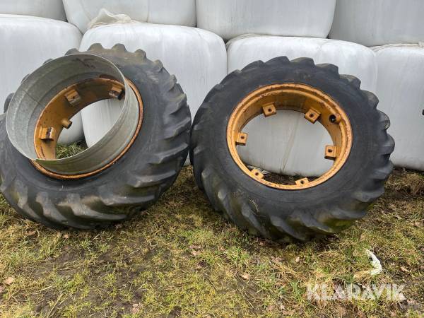 Dubbelmontage Goodyear 14.9-30