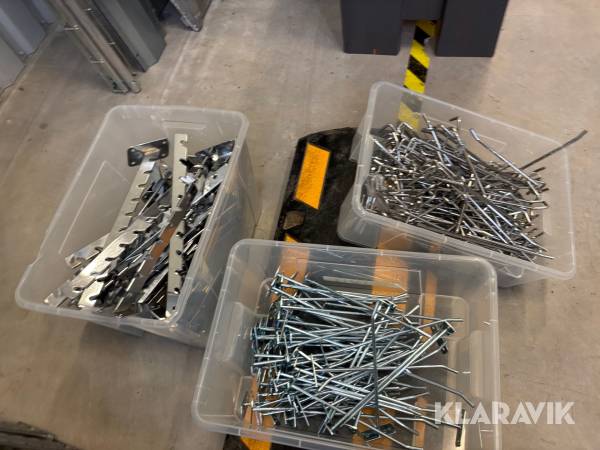 Krokar för hyllsystem