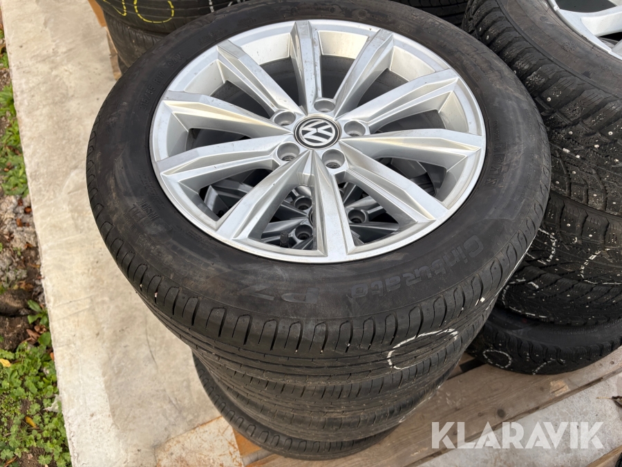 Sommardäck med fälg Pirelli Cinturato P7 215/55 R17 4 st