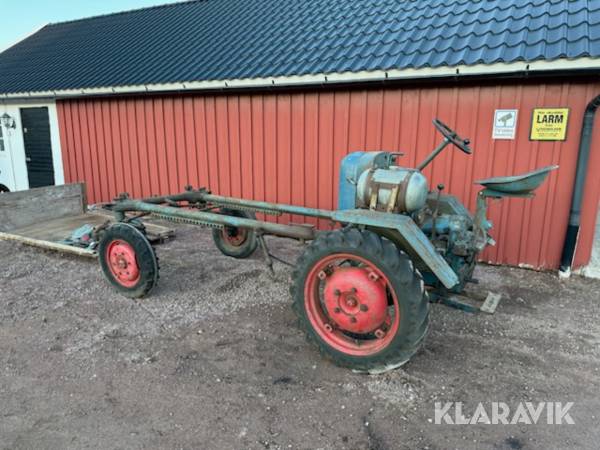 Veterantraktor / redskapsbärare Lans Alldog A1205