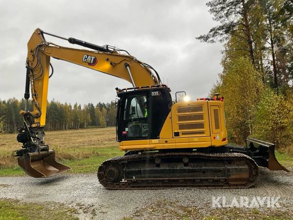Grävmaskin CAT 335 med redskap