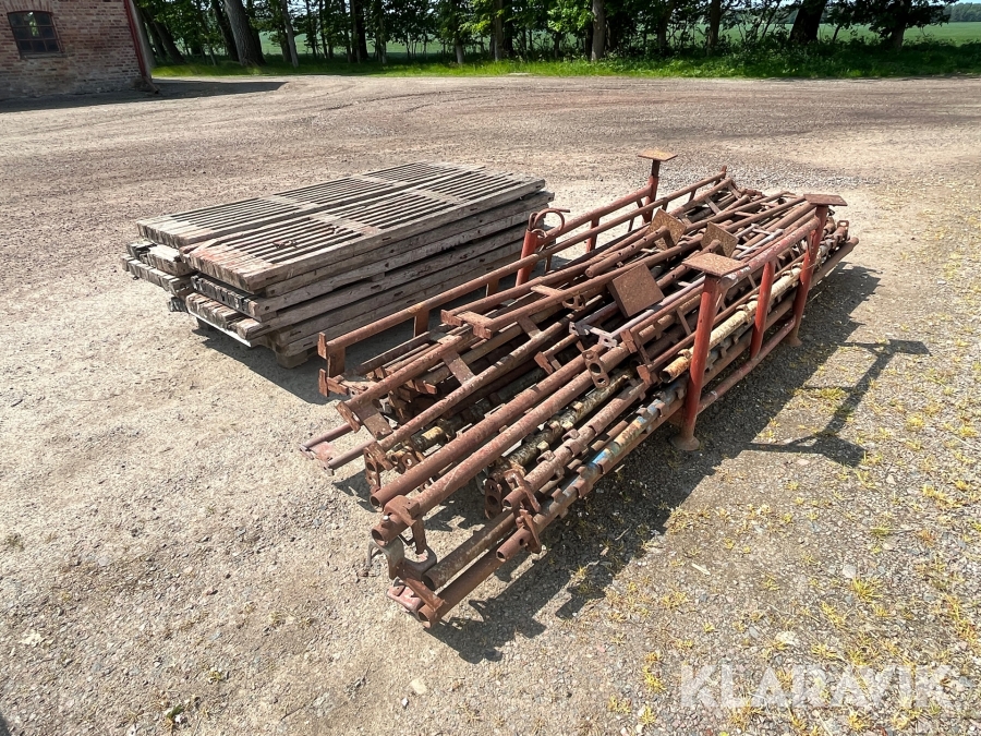 Hakiställning med ställningstrall Haki