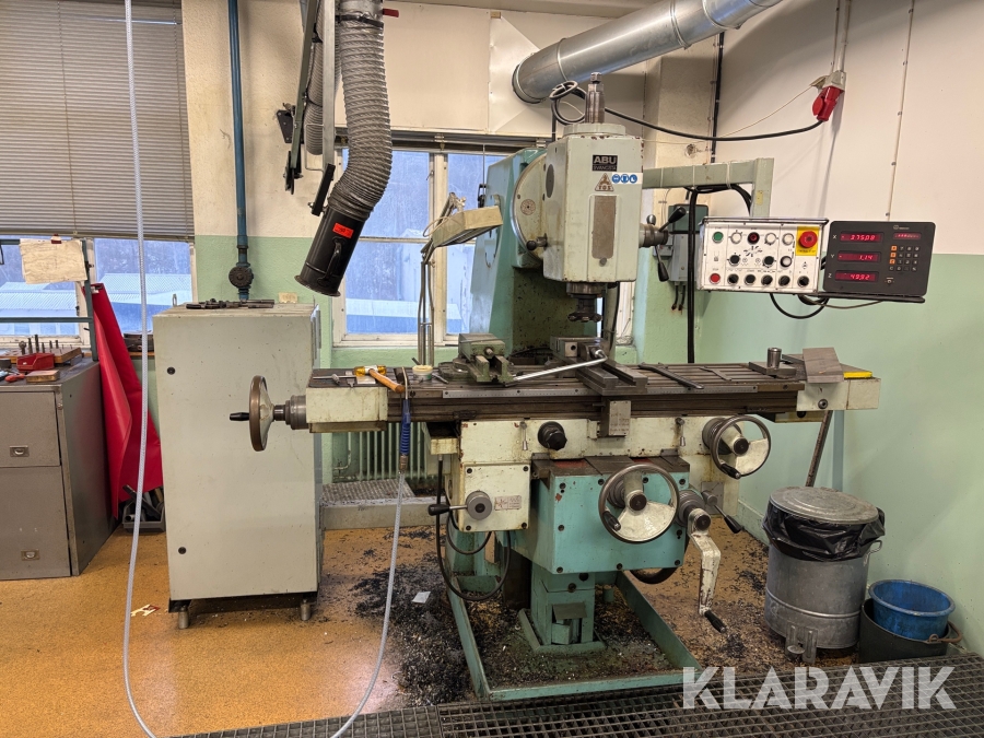 Fräs TOS FGV 32 med styrskåp