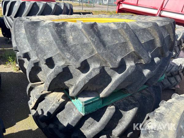 Traktordäck med fälg Trelleborg 580/70 R42 2st
