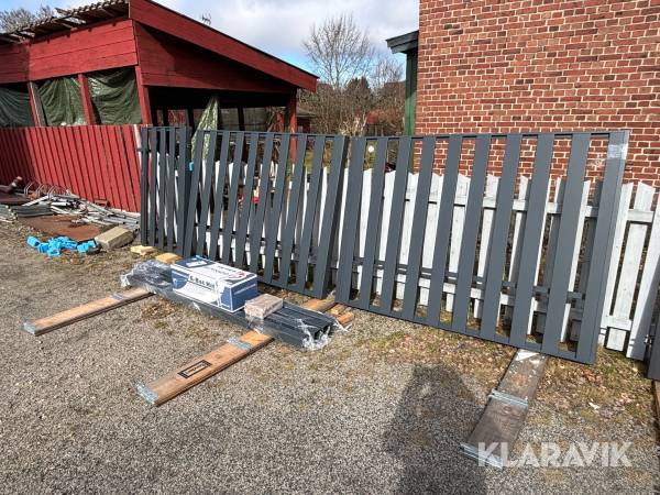 Motorstyrd dubbelgrind med gånggrind grå 4m + 1m