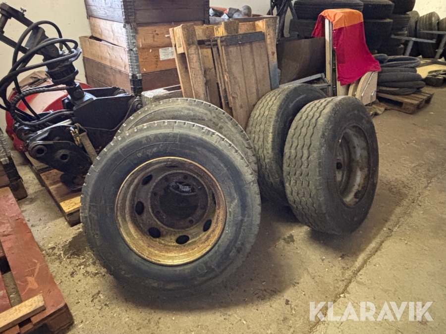 Lastbilsdäck med fälg Michelin & Riken 4st