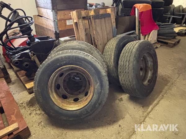 Lastbilsdäck med fälg Michelin & Riken 4st