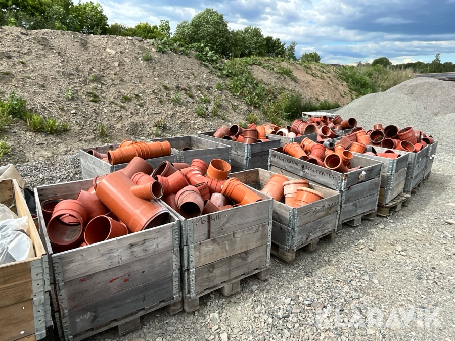 Avloppsmuffar och böjar 13st pallar 110-200